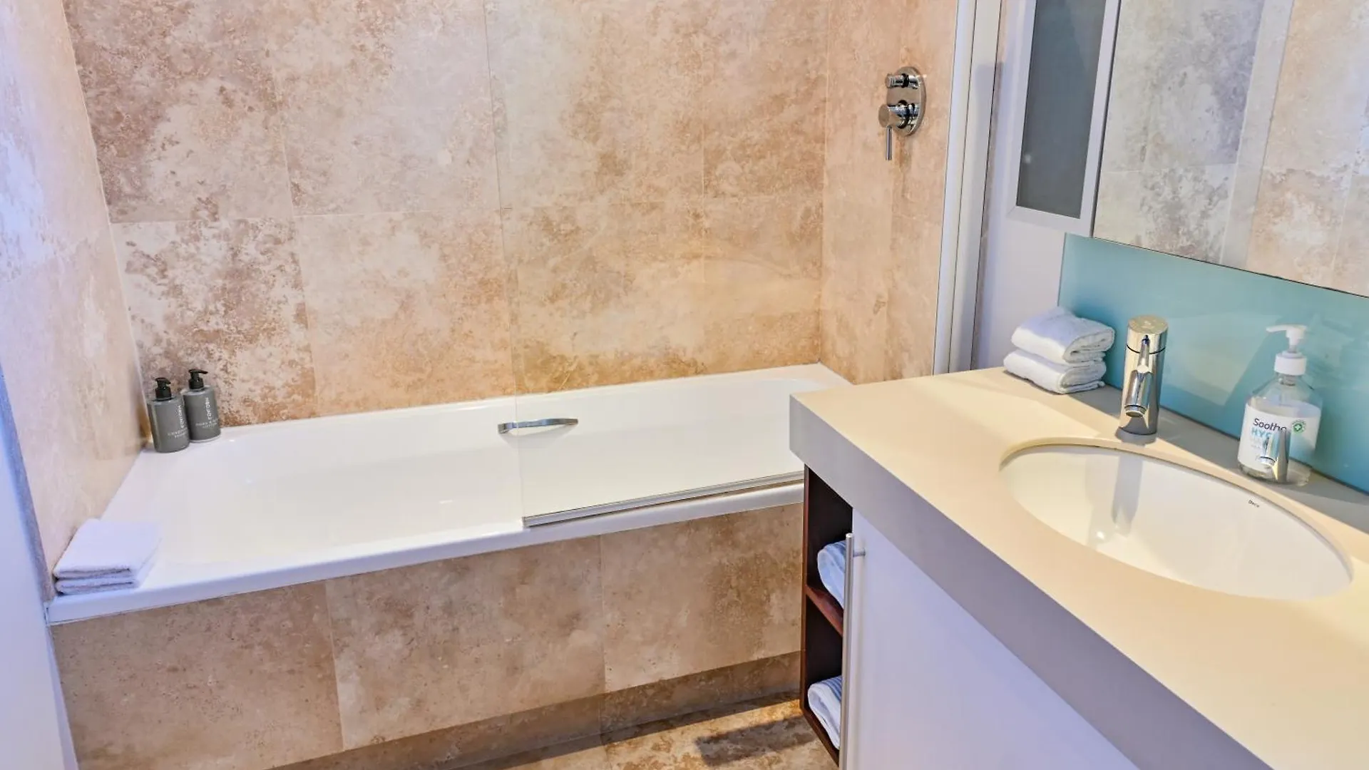 Gnd Properties Luxury Holiday Home Port Elizabeth 0*,  South Africa